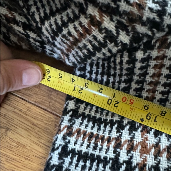 Oversized Tweed Double Breasted Blazer - Picture 8 of 9